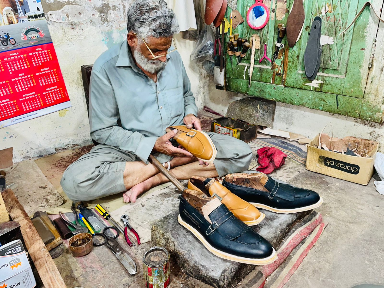 Men's Handcrafted Black Leather Boots – Premium Artisan Style - Image 5